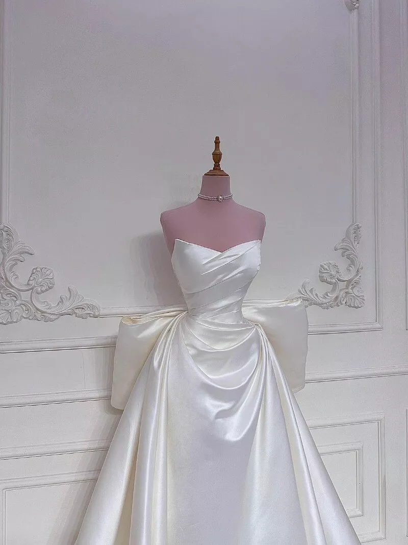 Elegant White Wedding Dresses With Train Mermaid Bridal Gowns
