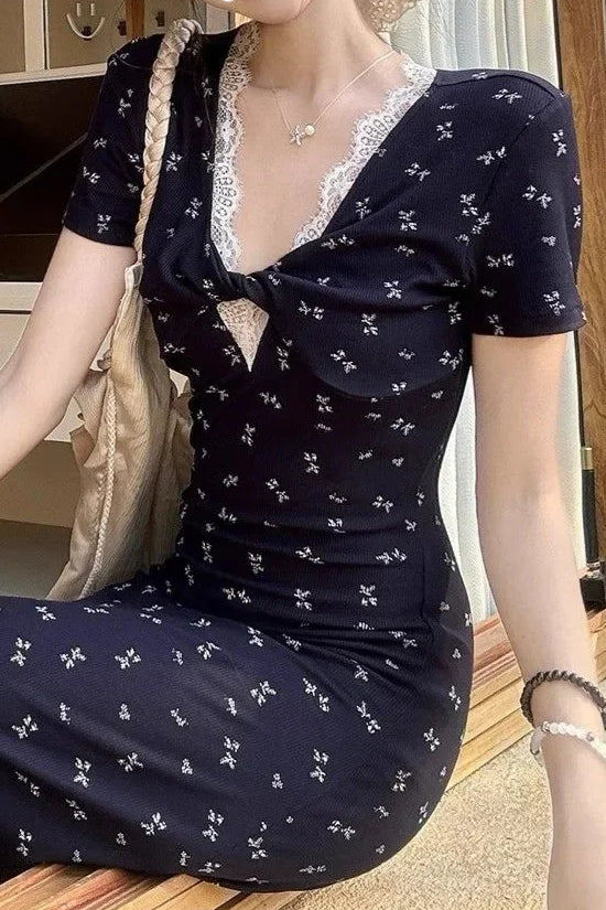 V-neck Waist-cinching Slim Floral Dress - View 6 | VelvetHem