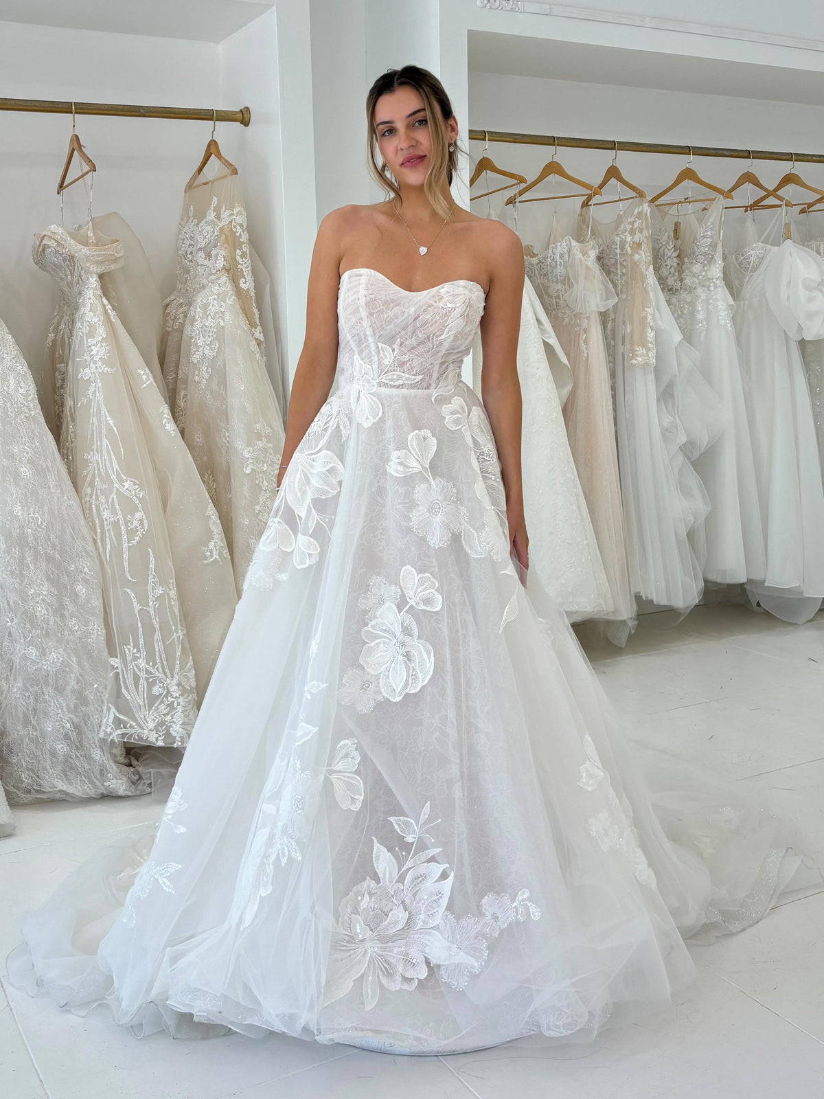 Sweetheart Large Floral Appliqu� Voluminous Tulle A-Line Wedding Dress With Train - VelvetHem