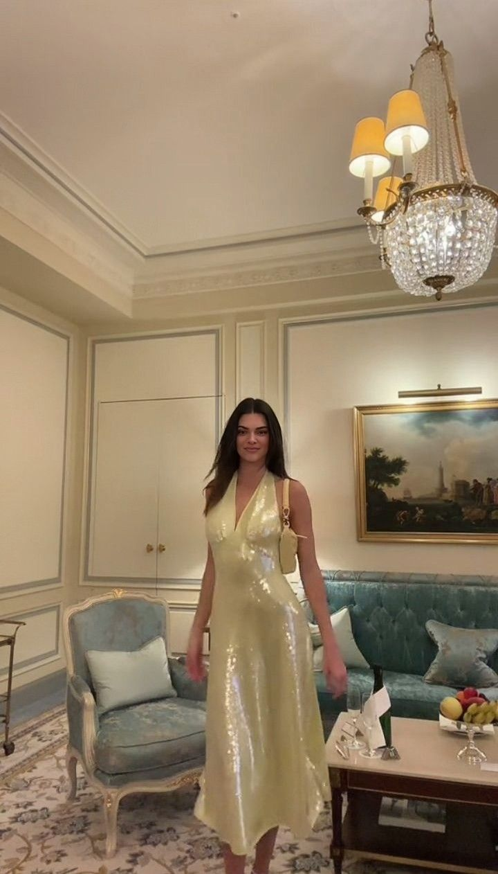 Sexy V Neck Yellow Sequins Party Dress A Line Prom Evening Dress - VelvetHem