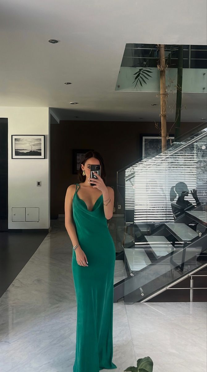 Vintage Spaghetti Straps Green Backless Prom Dress Long Party Evening Gown - VelvetHem