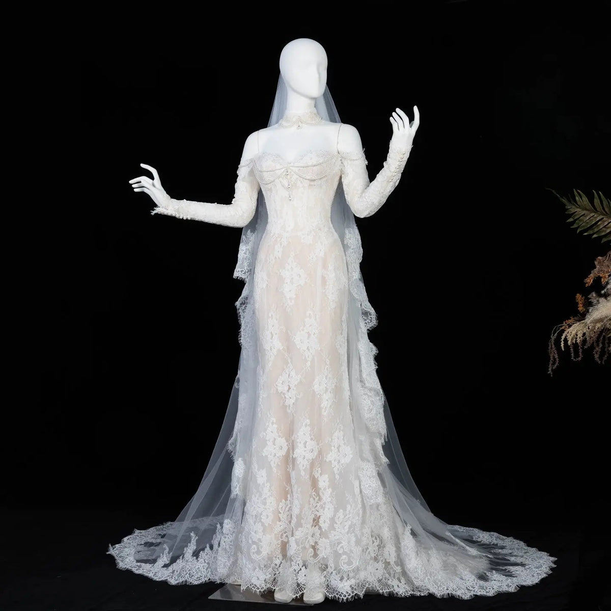 Elegant Ivory Sweetheart Neckline Sheer Lace Mermaid Wedding Dress with Veil ZP133