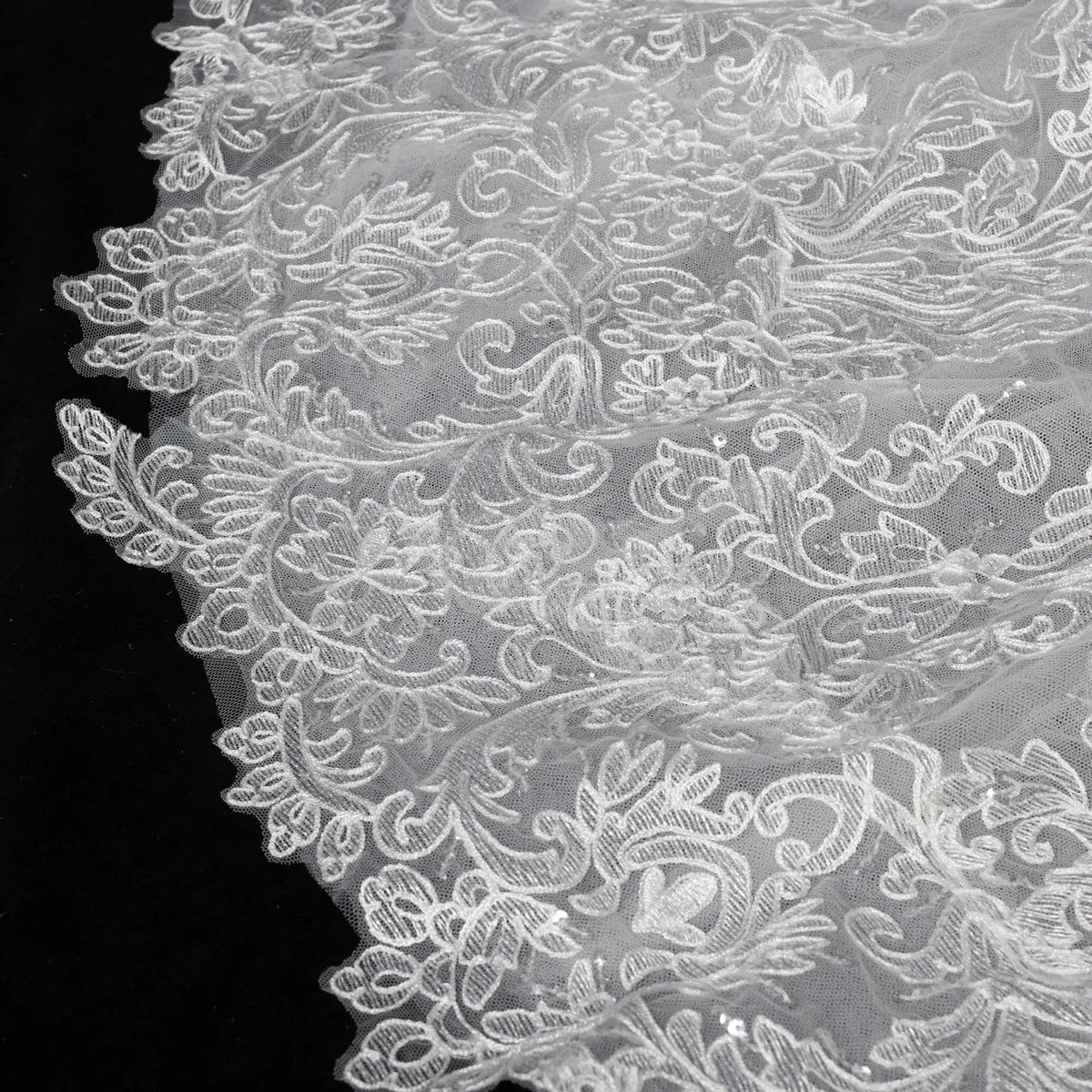 Off White Lace Stunning Feminine Mermaid Wedding Dress Train ZP036