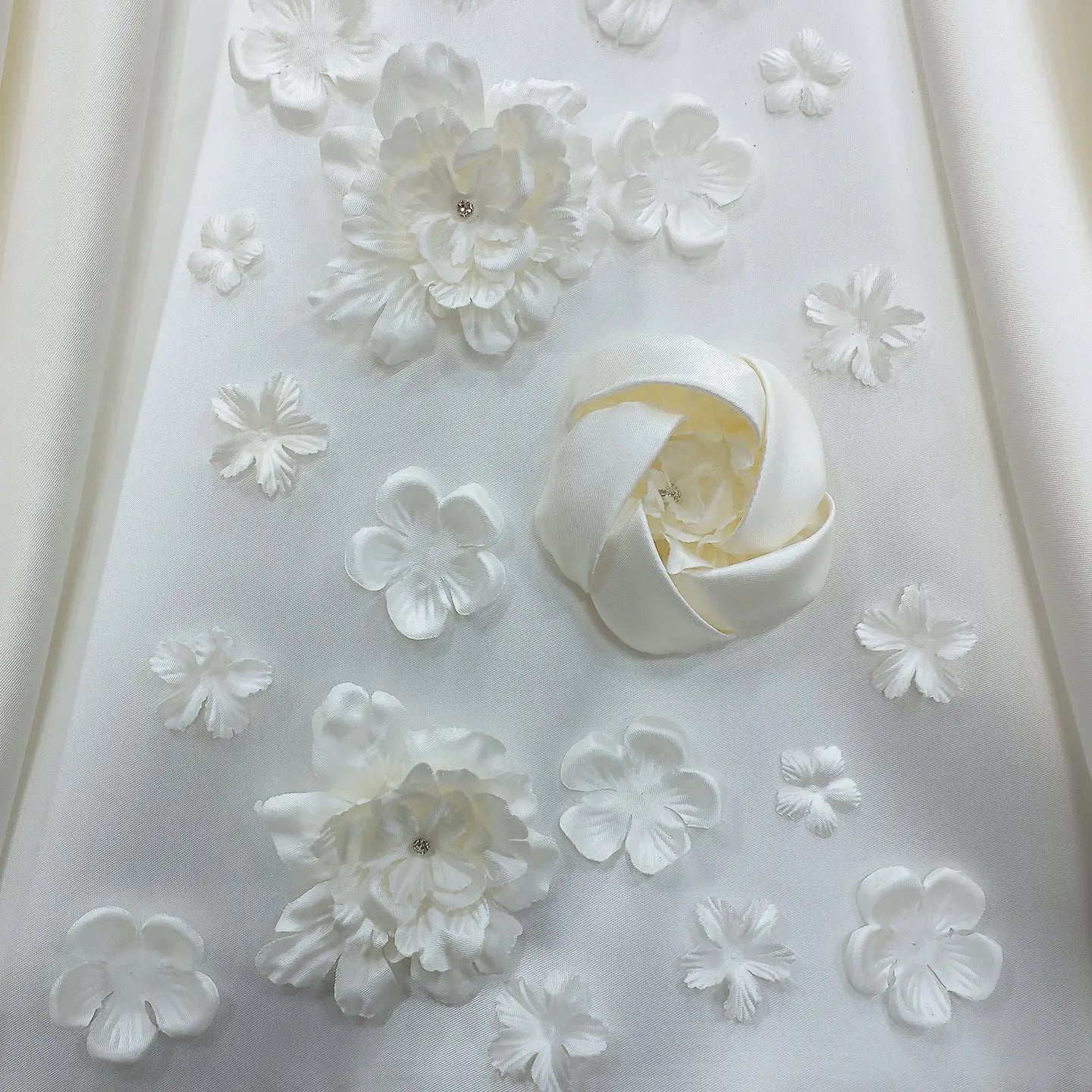 Luxury Satin 3D Floral Long Sleeve Embroidered Wedding Dress ZP161