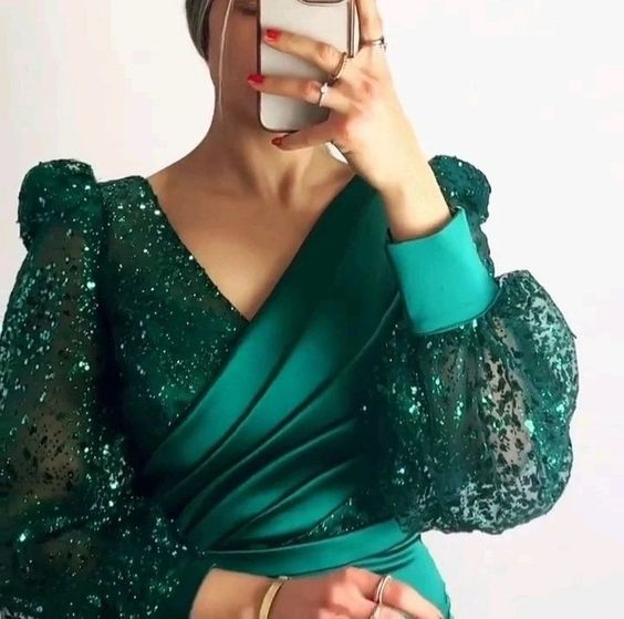 Dark Green Mermaid V Neck Satin Evening Dress Long Sleeves - VelvetHem