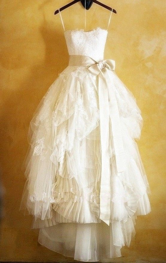 Cute Fitted Spaghetti Strap Lace Wedding Dresses Tulle Popular Tiered Modest Bridal Dresses with Bowknot - VelvetHem