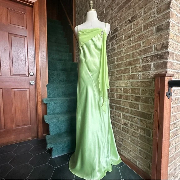 Simple Green Satin Chiffon Evening Dress Long Prom Dress Y8201 - VelvetHem