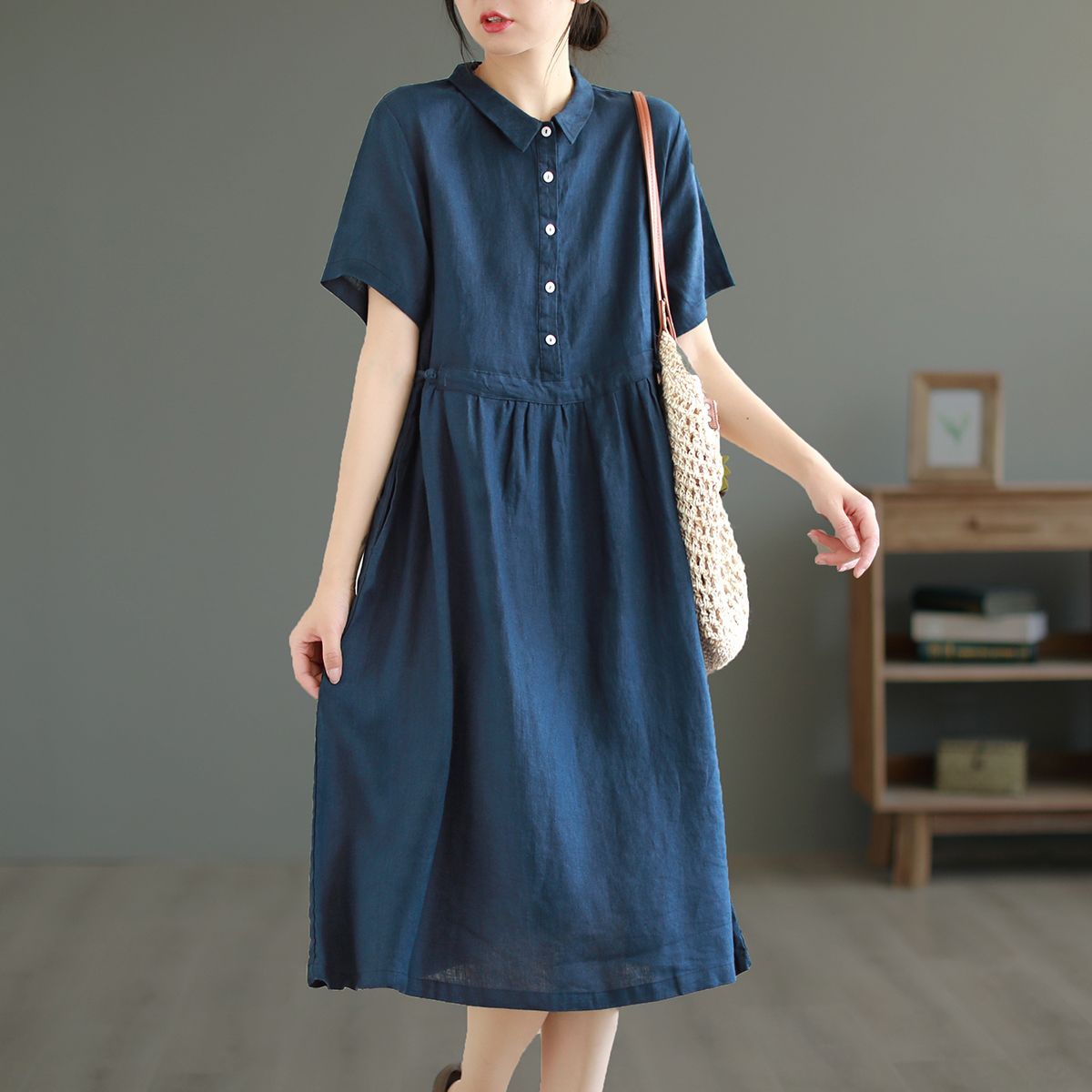 Classic Vintage Dress with a Flattering Fit