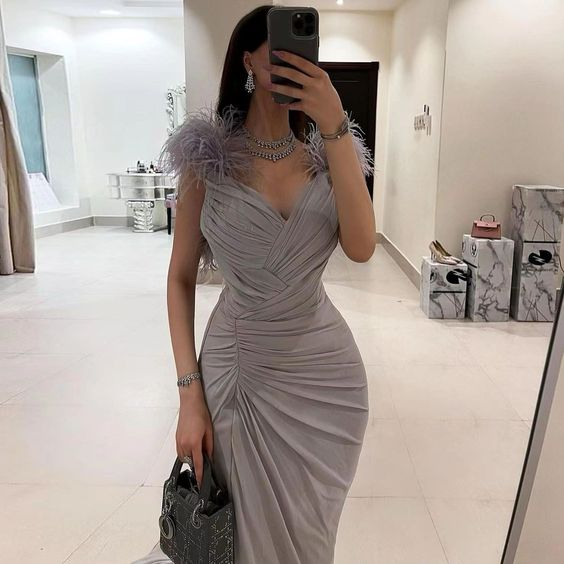 Elegant Mermaid Prom Dress For Women Feather V-Neck Pleat Split Party Evening Dress - View 2 | VelvetHem