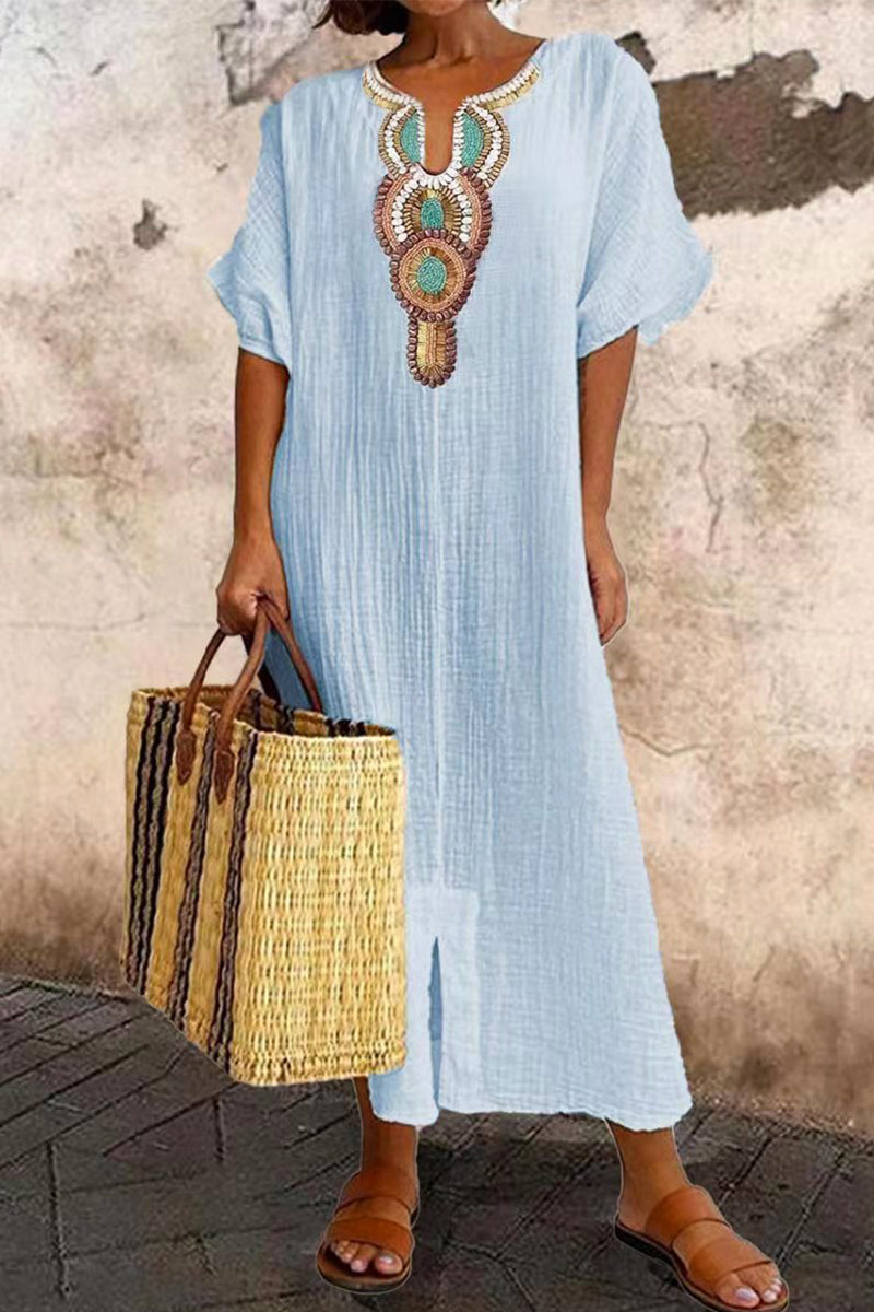 Beautifully Finished Dress in a Timeless Design