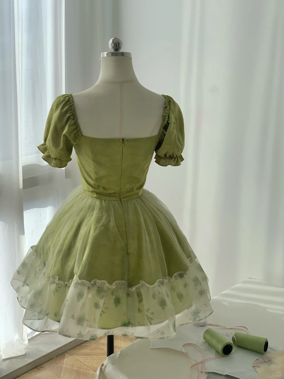 Classy Green Satin Lace Appliques Ruffles A Line Graduation Homecoming Dress 17th Birthday Outfits