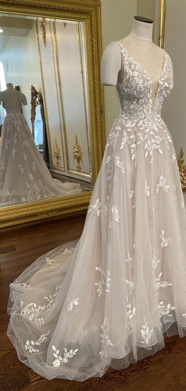 A-line Lace Dream Romantic Long Wedding Dresses