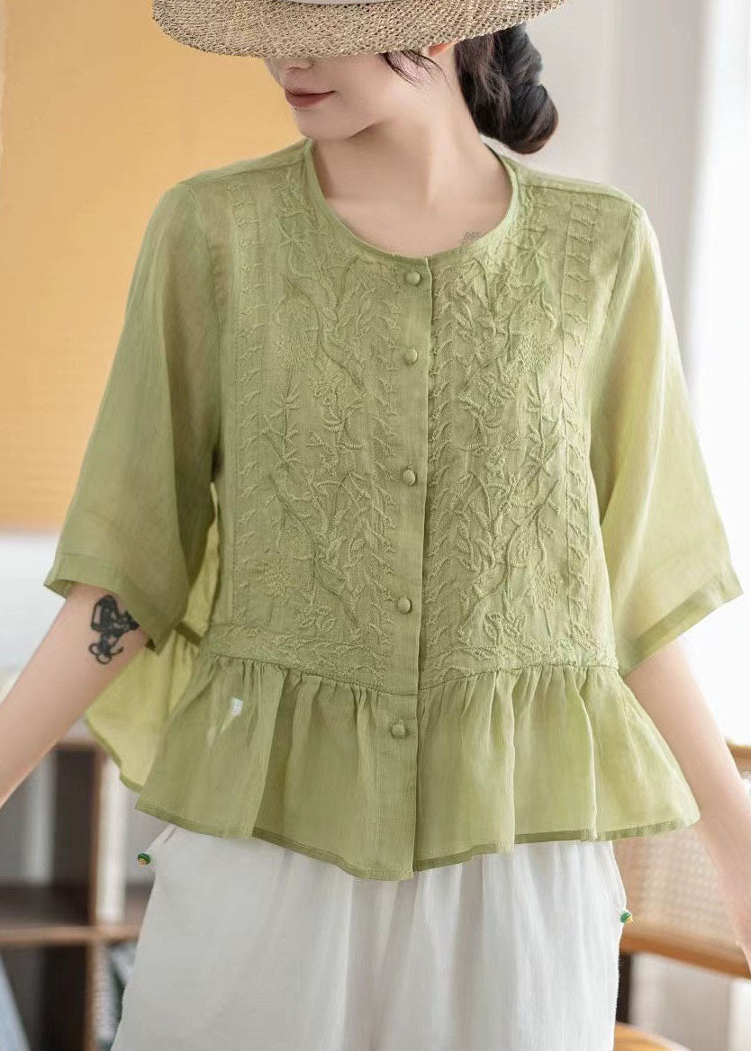 Well Tailored Blouse with a Graceful Silhouette