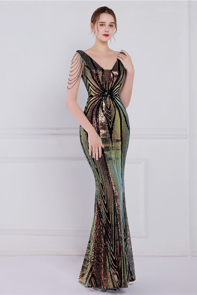 Relaxed Dress Inspired by Contemporary Streetwear Fashion