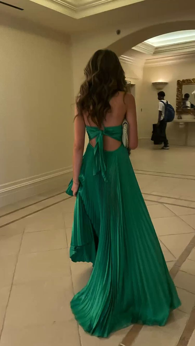 Green Long Pleated Tie Back Evening Dress Y4000 - VelvetHem