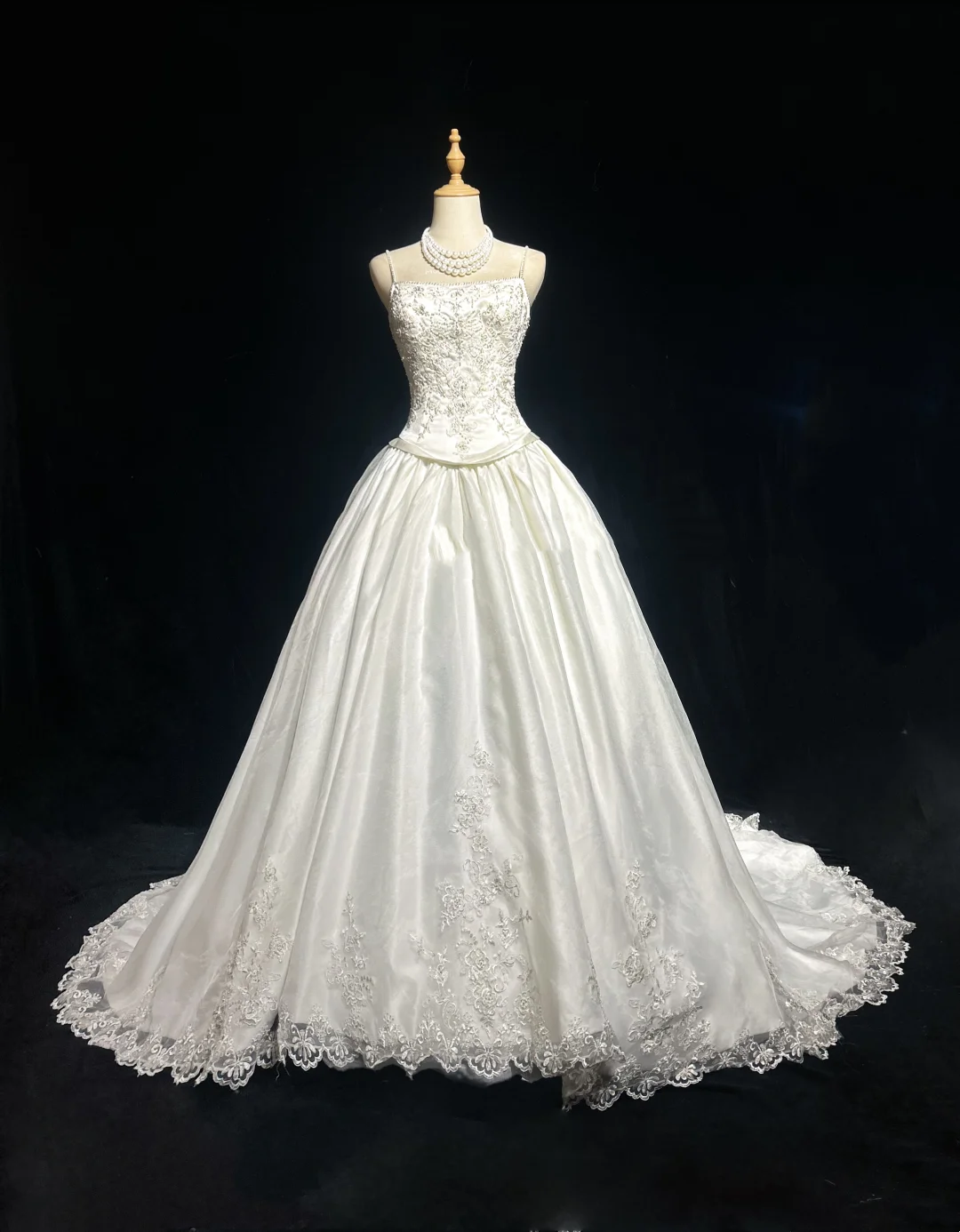 White Elegant Wedding Dress With Beads Flowers Satin Wedding Gowns - VelvetHem