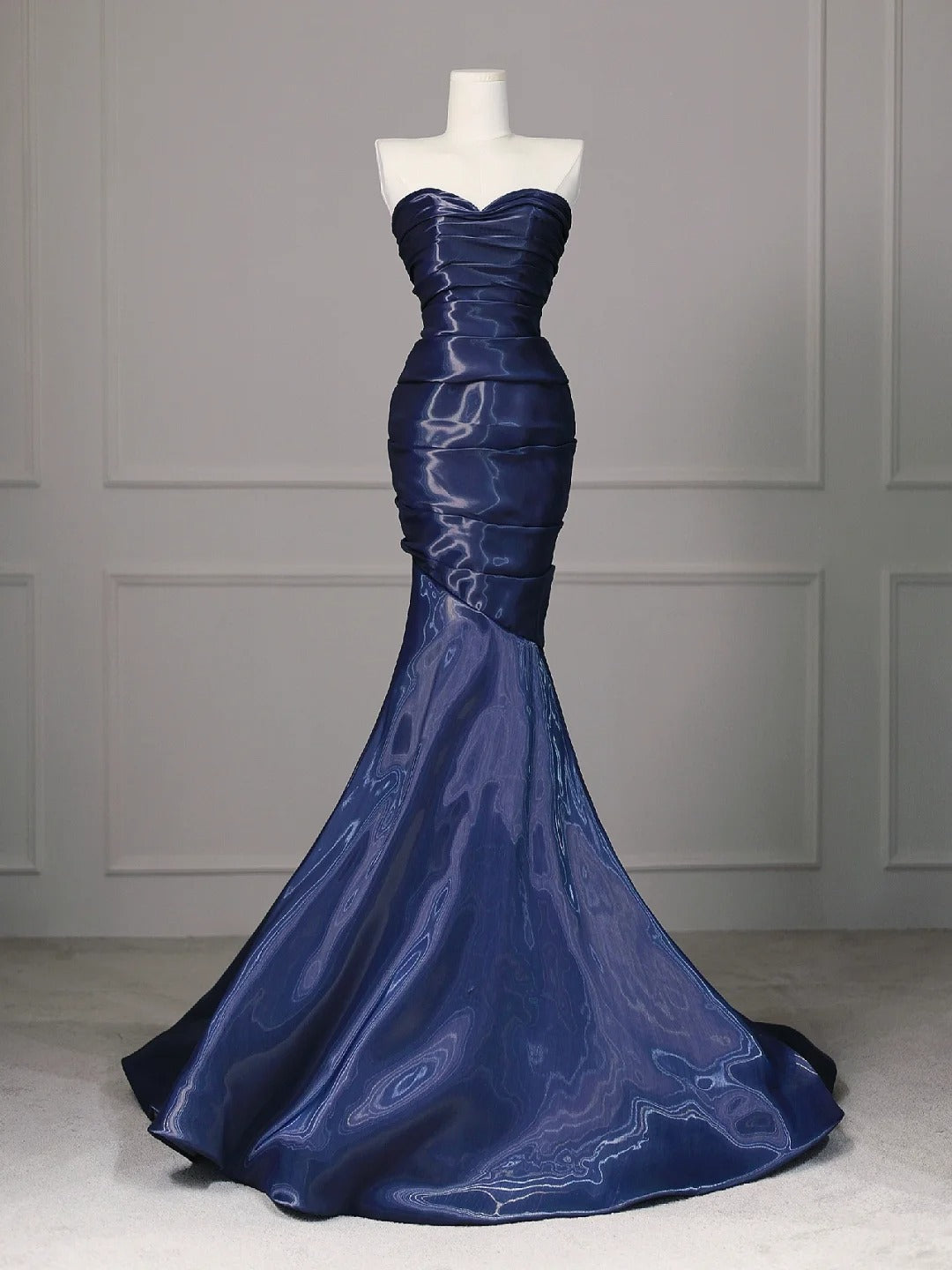 Elegant Navy Blue Mermaid Strapless Pleated Satin Long Prom Dress Evening Dress - VelvetHem