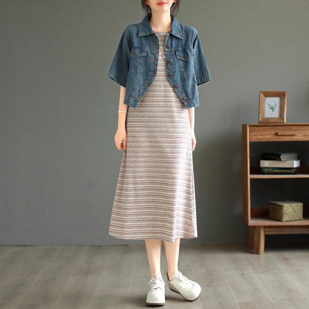 Effortlessly Elegant Dress with a Timeless Design