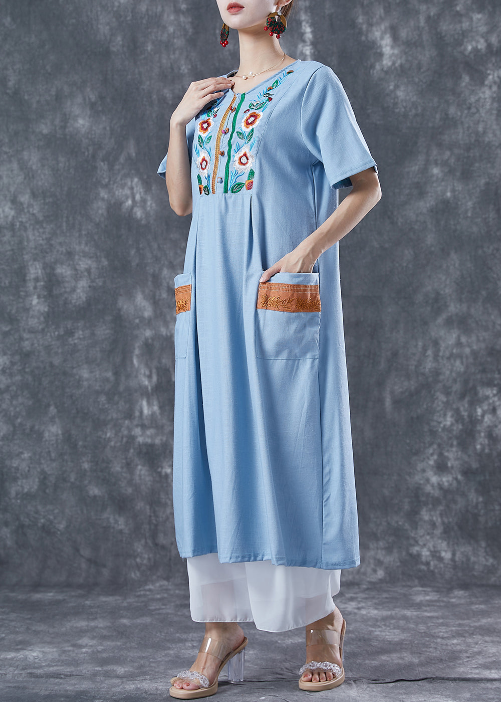 Well Tailored Dress with a Graceful Silhouette