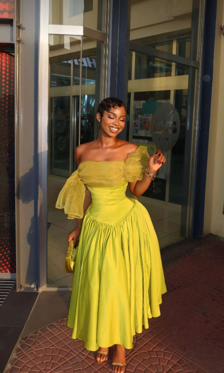 Chic Off Shoulder Satin Tulle Evening Prom Dress - VelvetHem