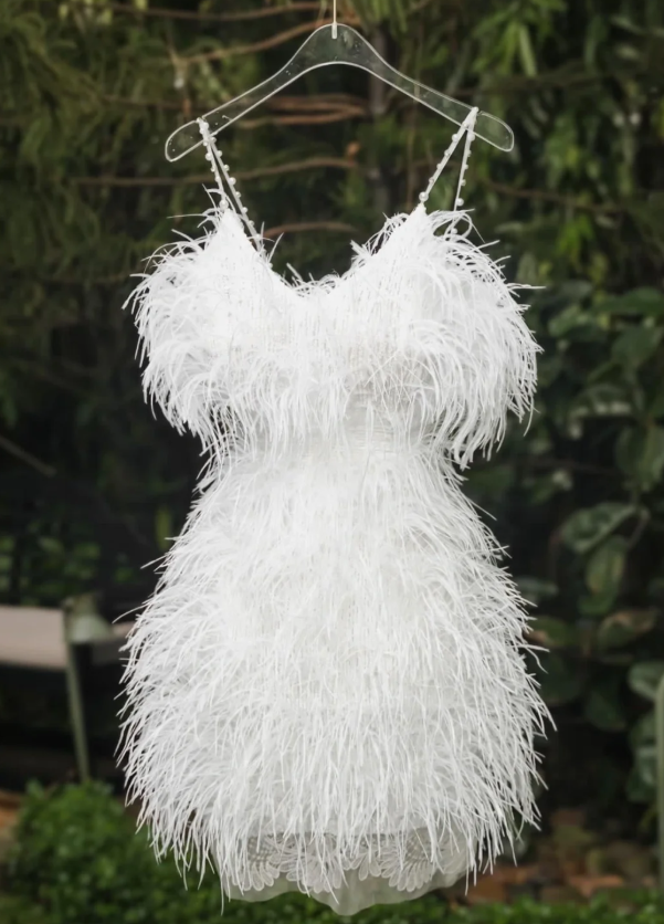Gorgeous White Spaghetti Straps Sheath Feathers Birthday Outfits Formal Homecoming Dress