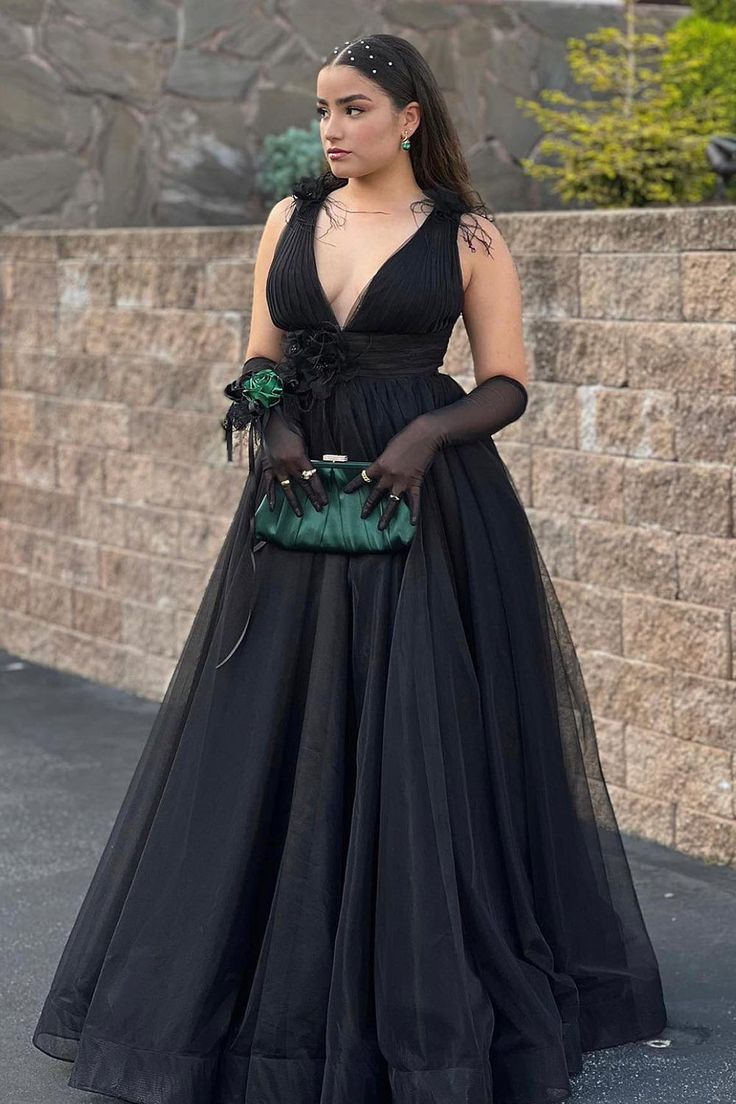 Backless Black Plunging V-Neck Tulle Long Prom Dress - VelvetHem