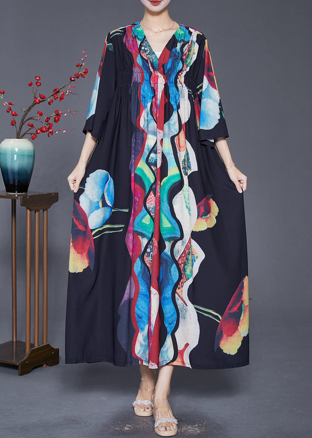 Well Tailored Dress with a Graceful Silhouette