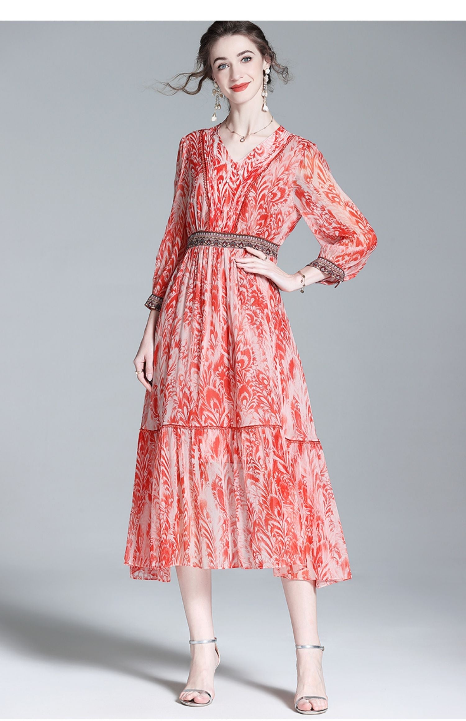 Beautifully Crafted Dress in a Classic Style