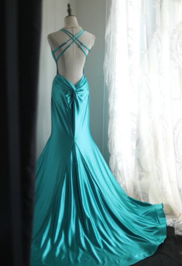 Sexy Green V Neck Satin Mermaid Long Party Dress Backless Wedding Guest Dress - View 4 | VelvetHem