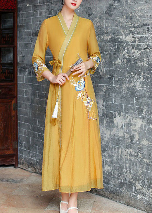 Beautifully Finished Dress in a Timeless Design