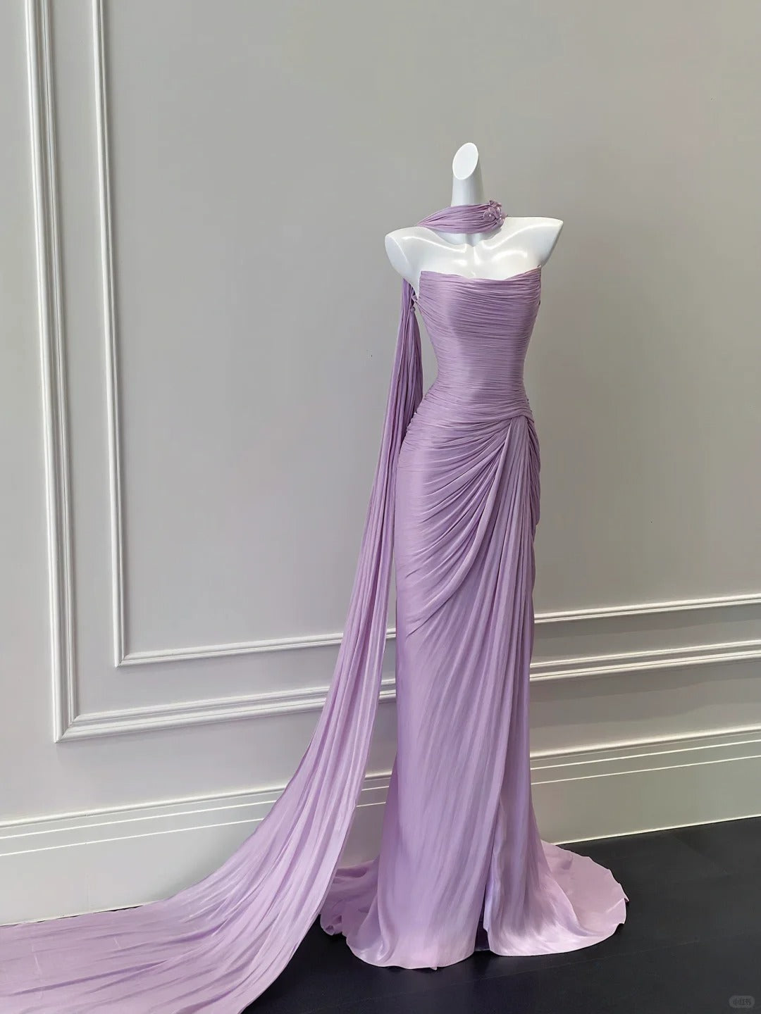 Elegant Purple Fitted Strapless Pleated Satin Long Prom Dress Evening Dress - VelvetHem