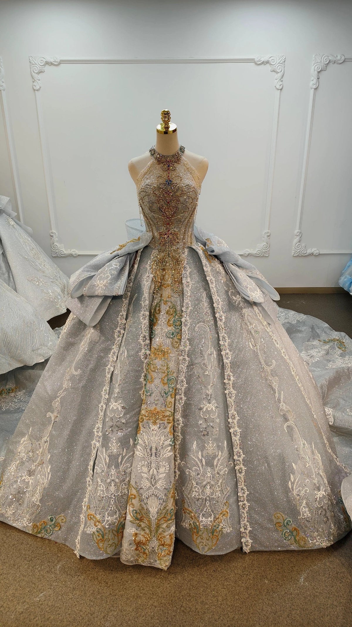 Regal Silver-Gold Ball Gown Halter Neck Beaded Embroidery Wedding Dress with Oversized Bows Ye-2018 (ZD16795) - VelvetHem