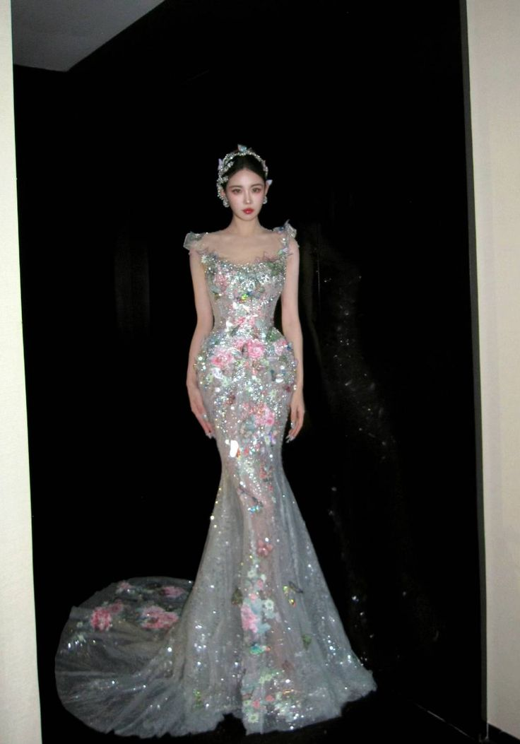 Glamorous Silver Tulle Sequin Beaded Butterfly Appliques Mermaid Long Wedding Dress Formal Bridal Dress