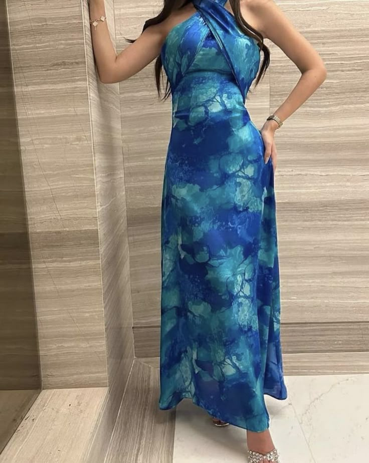 Unique Blue Halter Chiffon Long Prom Evening Dress Y8108 - VelvetHem