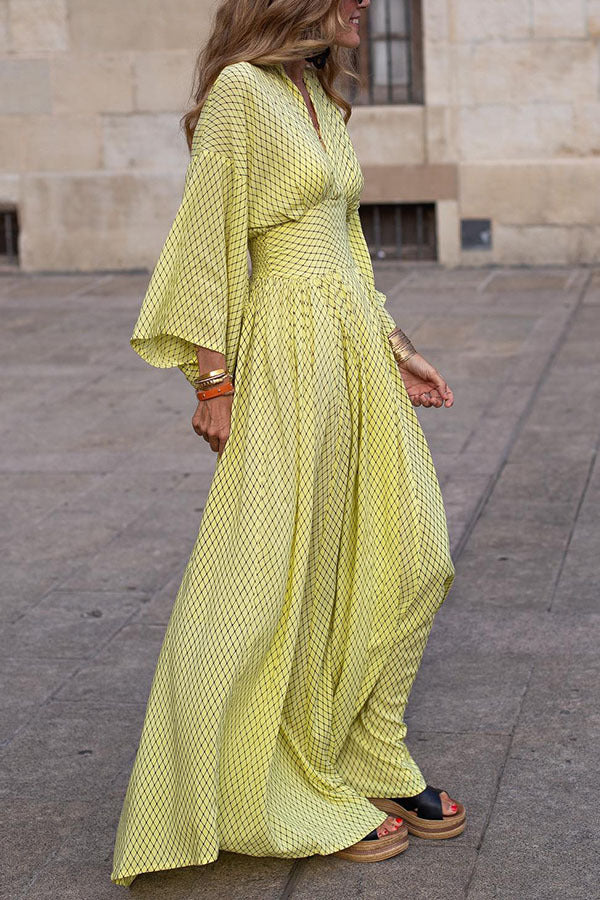 Noemí Minimalist Polished Long Sleeve Loose V Neck Waist Control Large Hem Dress Chic Silhouette Collection
