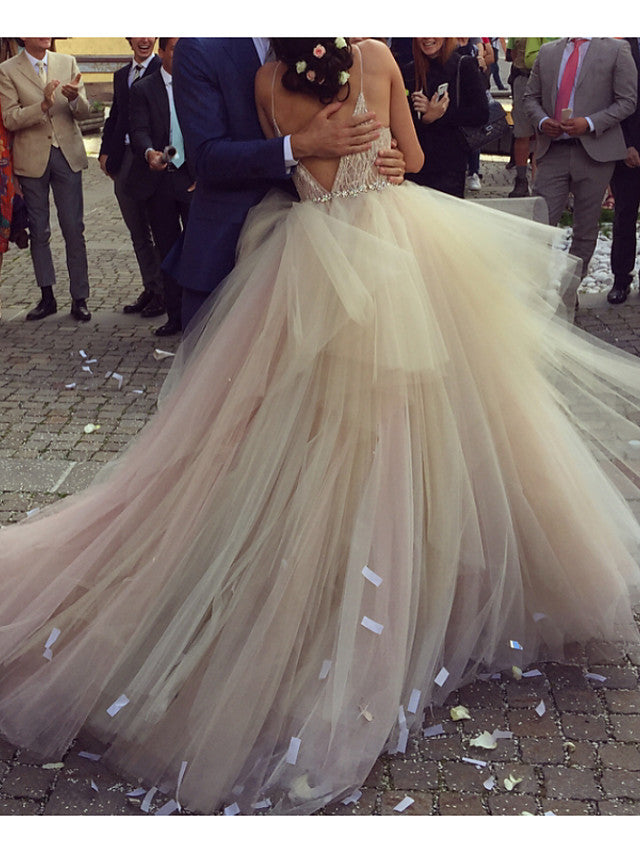A Line Wedding Dress Spaghetti Strap Lace Tulle Sleeveless Bridal Gowns with Sweep Train