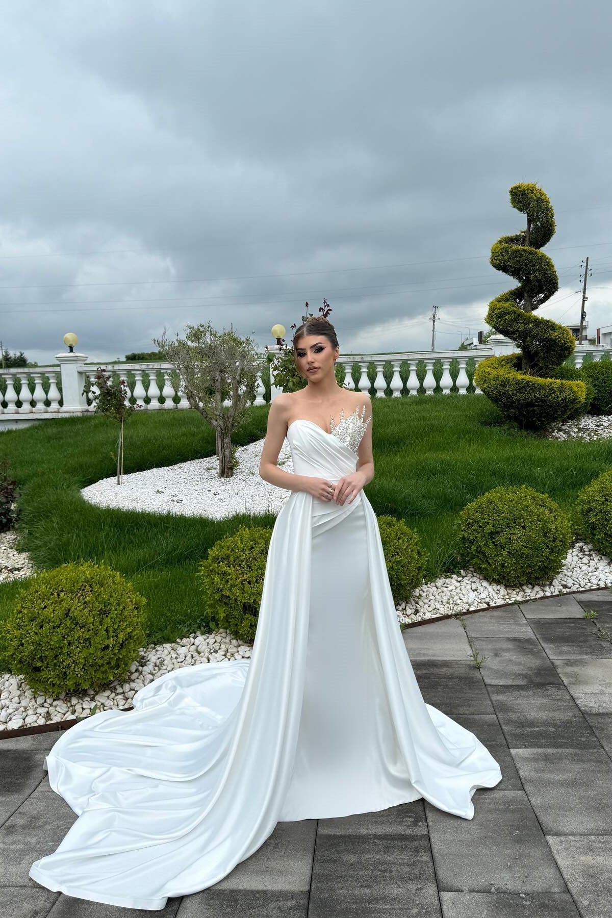 A Line Wedding Dress Sweetheart Sleeveless Satin White Bridal Gown with Panel Train