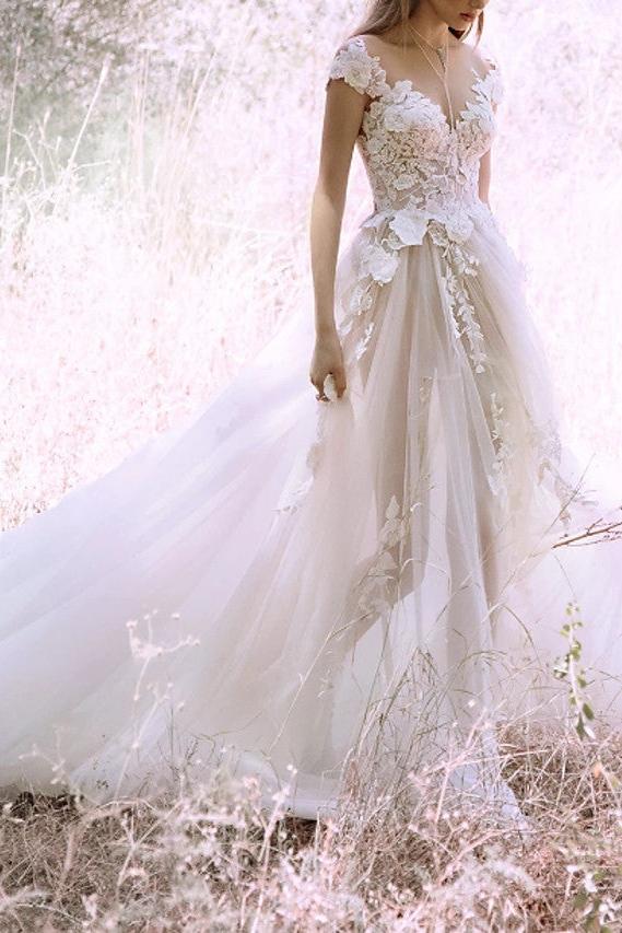 A-Line Wedding Dress V-neck Lace Tulle Cap Sleeve Bridal Gowns with Court Train
