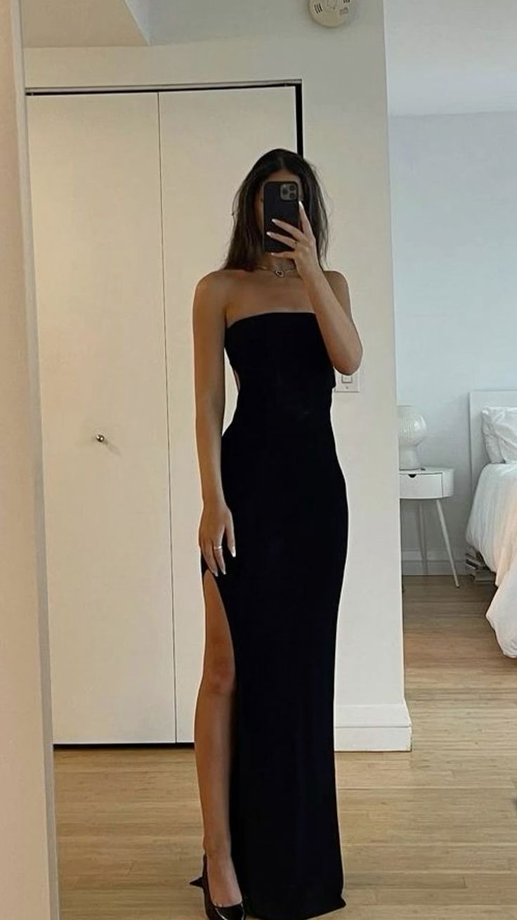 Sexy Black Strapless Evening Dress With Split - VelvetHem