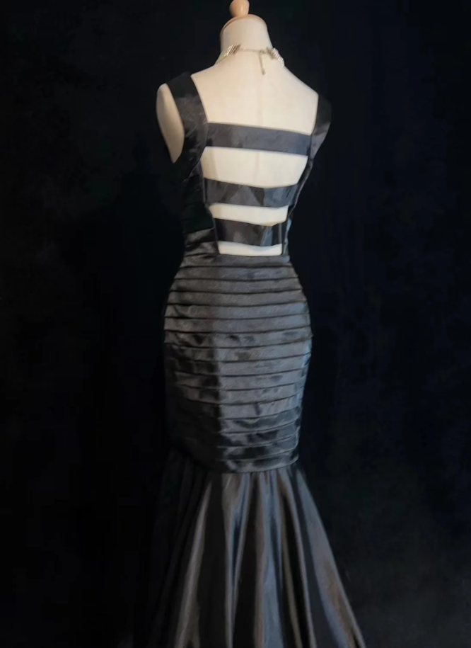 Fashion Black Satin Pleated Mermaid Long Evening Dress Wedding Guest Dress - View 4 | VelvetHem