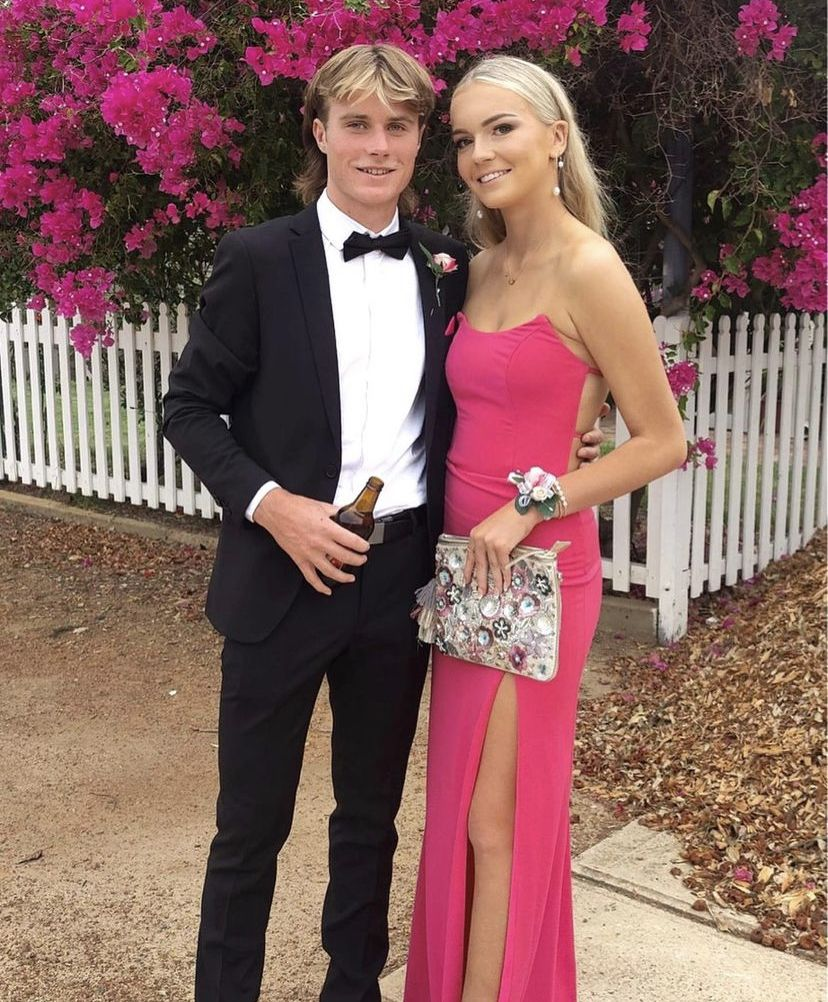 Sexy Sheath Prom Dress With High Slit Party Gown - VelvetHem