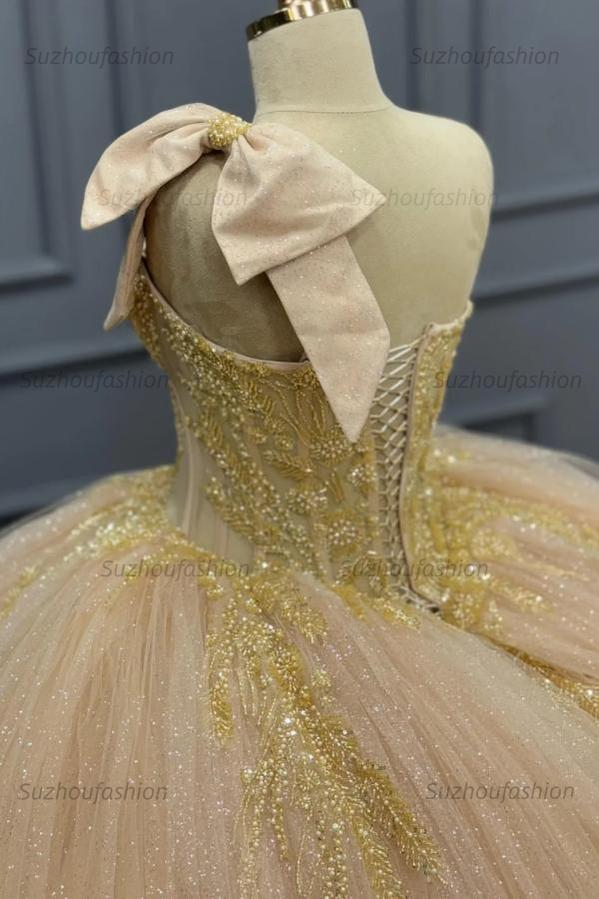 Ball Gown One Shoulder Sleeveless Beaded Bow Knot Appliques Tiered Glitter Light Champagne Tulle Quinceanera Dress Formal Evening Party Gown For Sweet 16