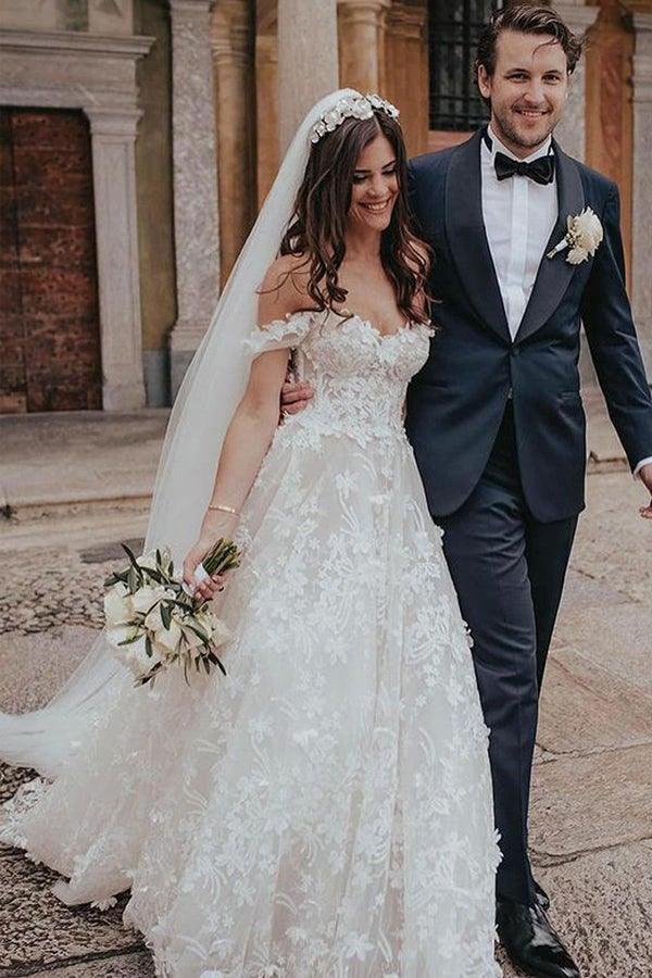 Ball Gown Off the Shoulder Tulle Wedding Dresses with Lace Appliques (ZD16222)