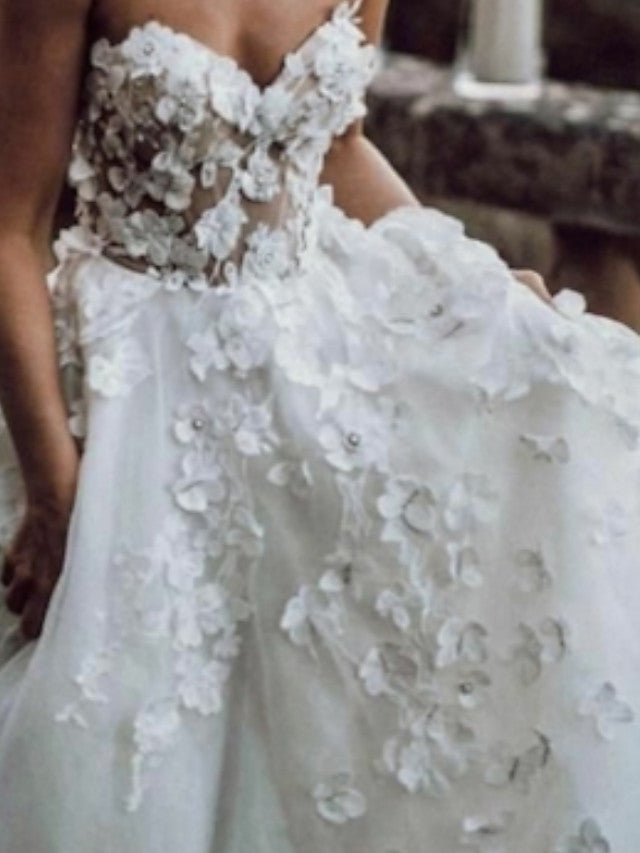 Beach A-Line Beach Wedding Dress Strapless Lace Tulle Sleeveless Sexy Backless Bridal Gowns with Sweep Train