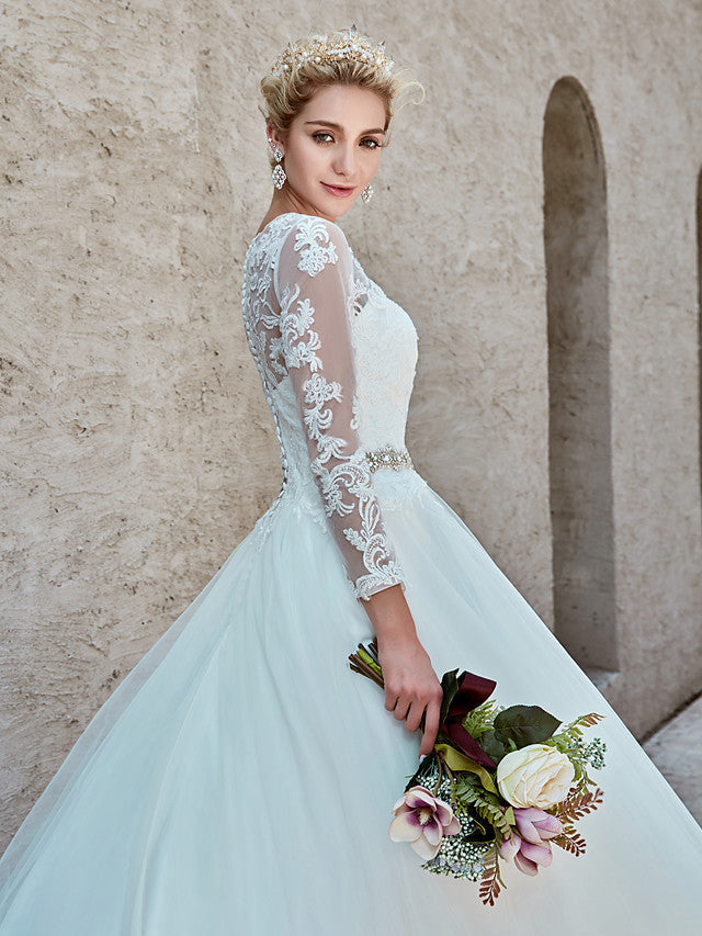 Beautiful Ball Gown Wedding Dress Bateau Lace Tulle Long Sleeves Bridal Gowns with Chapel Train