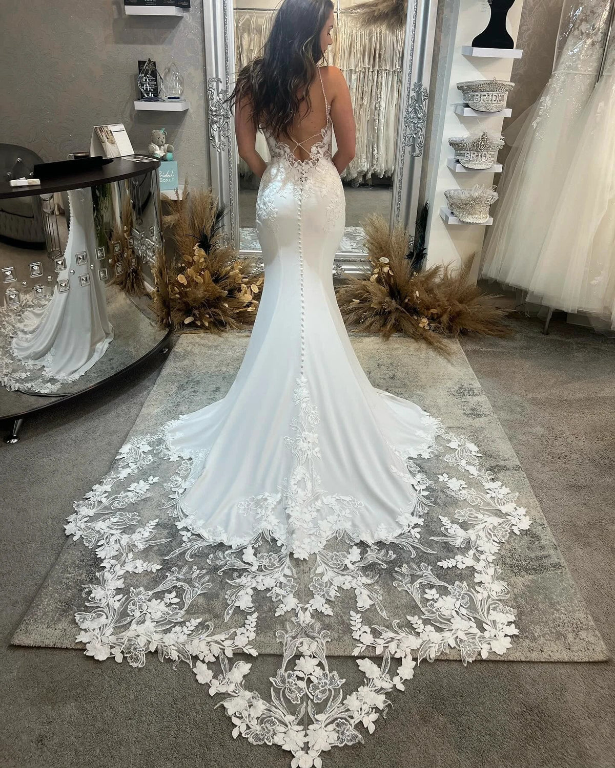 Beautiful Mermaid Spaghetti Straps Sleeveless Sequined Lace Wedding Dresses (ZD16480)