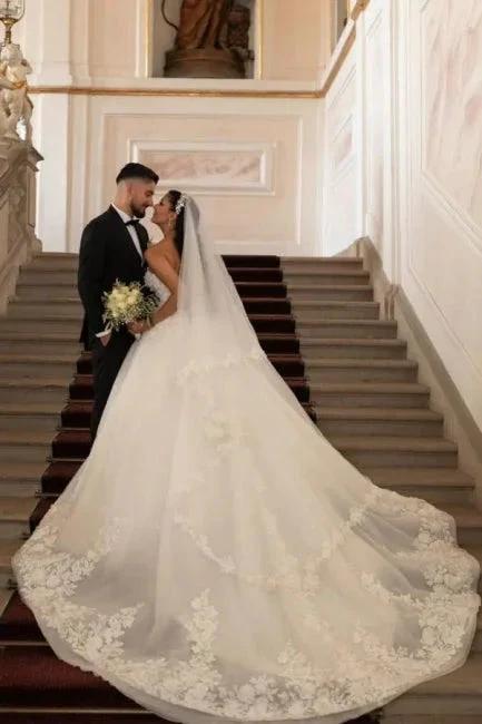 Beautiful Princess Long A-line White Strapless Wedding Dresses with Lace (ZD15614)