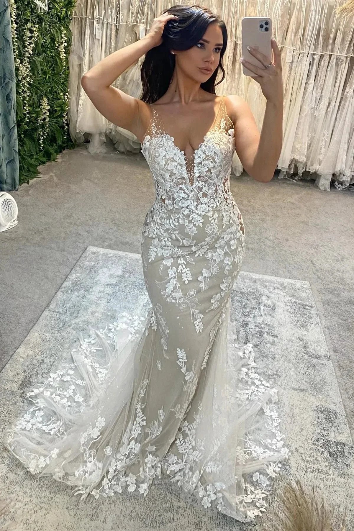 Beautiful V-neck Spaghetti Straps Mermaid Sleeveless Tulle Wedding Dress with lace (ZD15629)