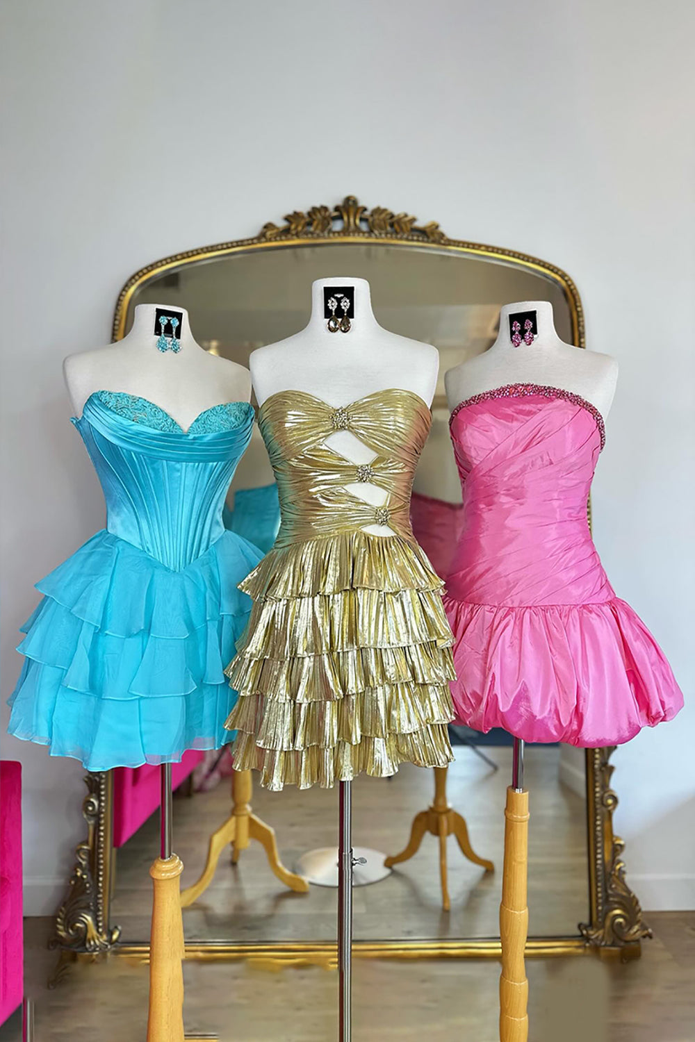 Black Corset A Line Homecoming Dresses Short Cocktail Dresses With Ruffles