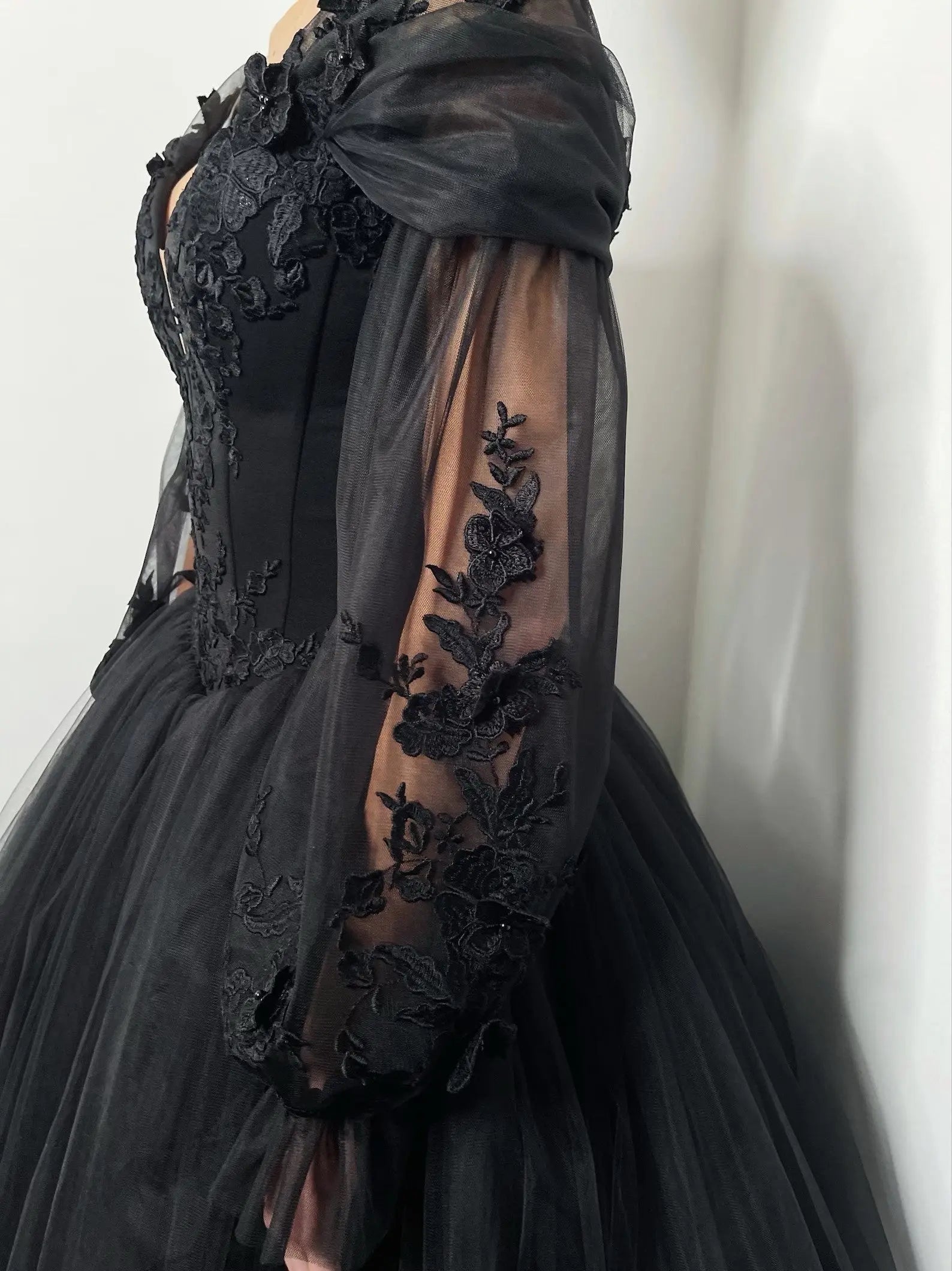 Black Luxury Gothic Wedding Dress 3D Floral Corset Tulle Ball Gown With Train ZP201